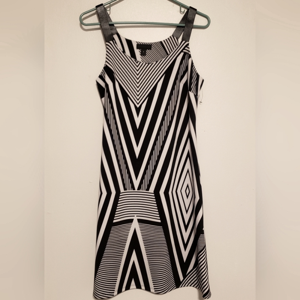 Worthington Sz 8 Dress Black and White Straps Geometric Pattern Midi Knee Length